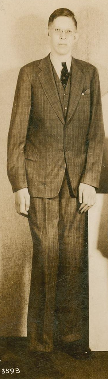 alton illinois robert pershing wadlow worlds tallest man human
